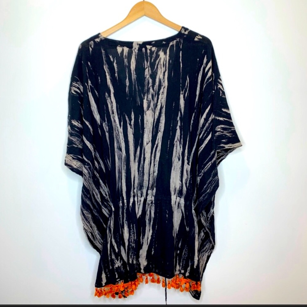 T-bags Los Angles Patterned Bathing Suit Coverup
